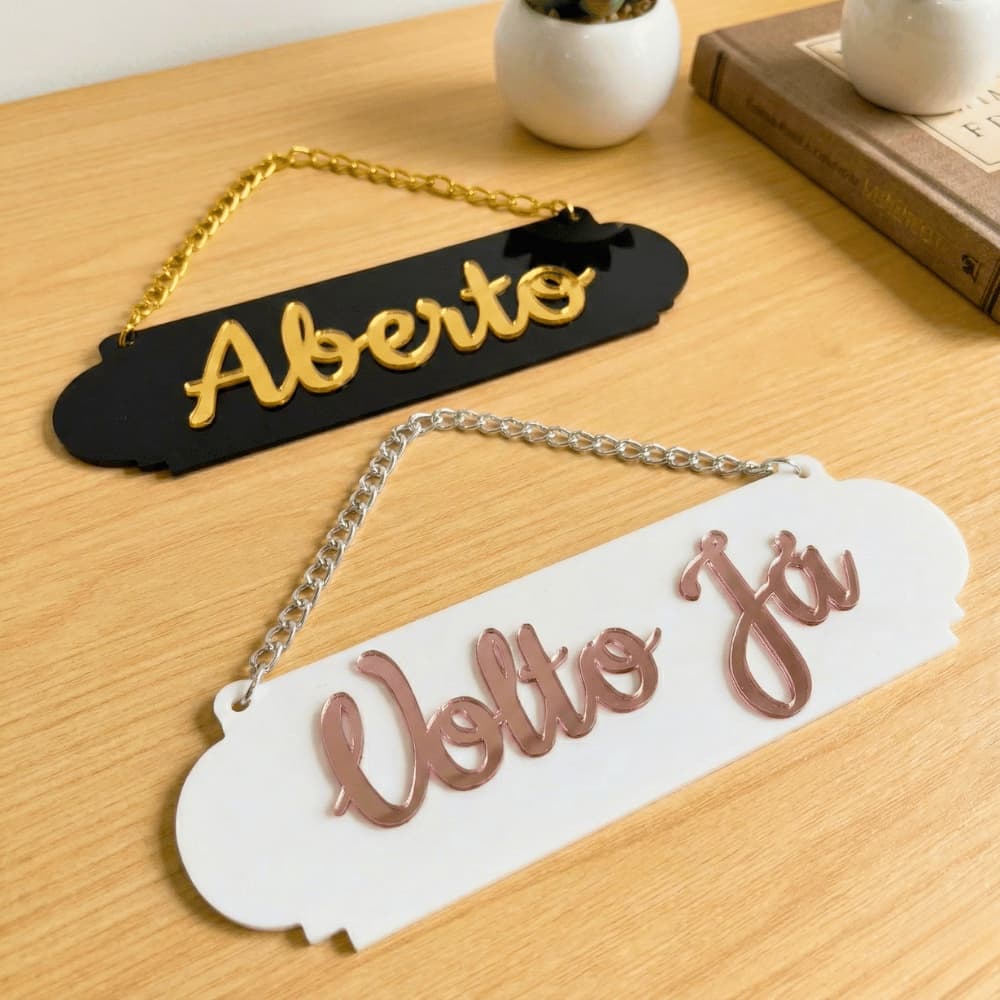 Placa De Porta Aberto Volto Já Com Ventosa em Acrilico dourado espelhado