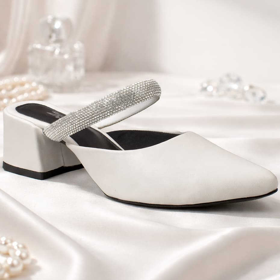 Scarpin Mule Feminino Salto Médio Elegante Ideal para Casamento Noiva Confortável Tira de Strass AC