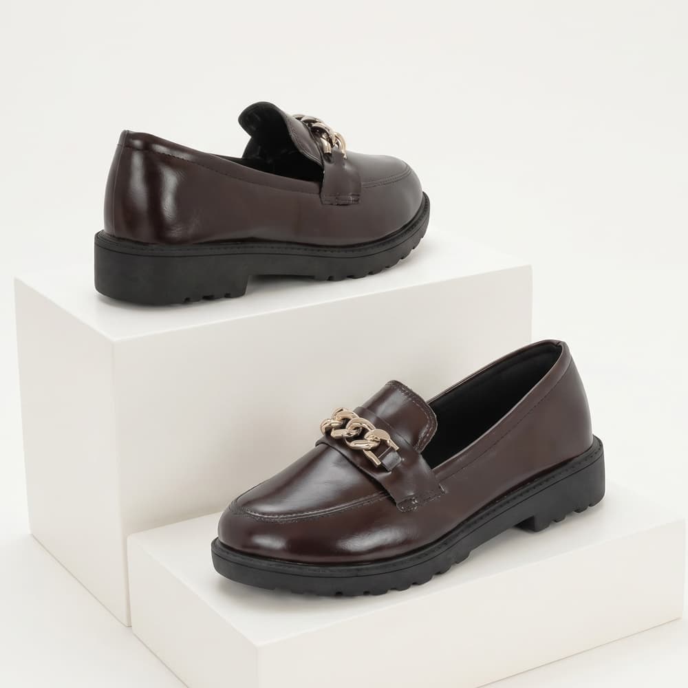 Sapato Feminino Mocassim com Corrente Sola Baixo Modelo Tradicional Confortável Ref: 567